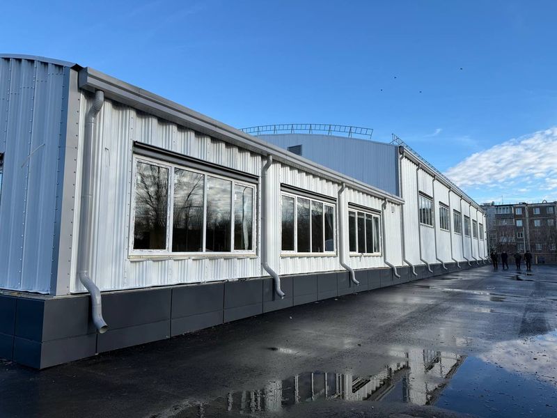 В Самарской области намерены строить по 100 спортобъектов в год и решить вопрос с зарплатой