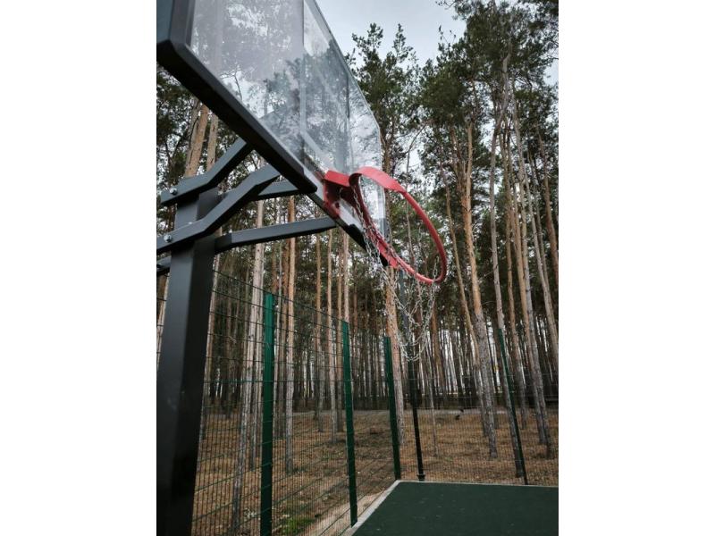 Опять. Снова. В Сызрани спортплощадка полгода ждала ремонт - и продержалась месяц