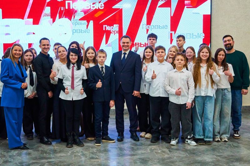 Сергей Володченков вручил первые паспорта школьникам Сызрани