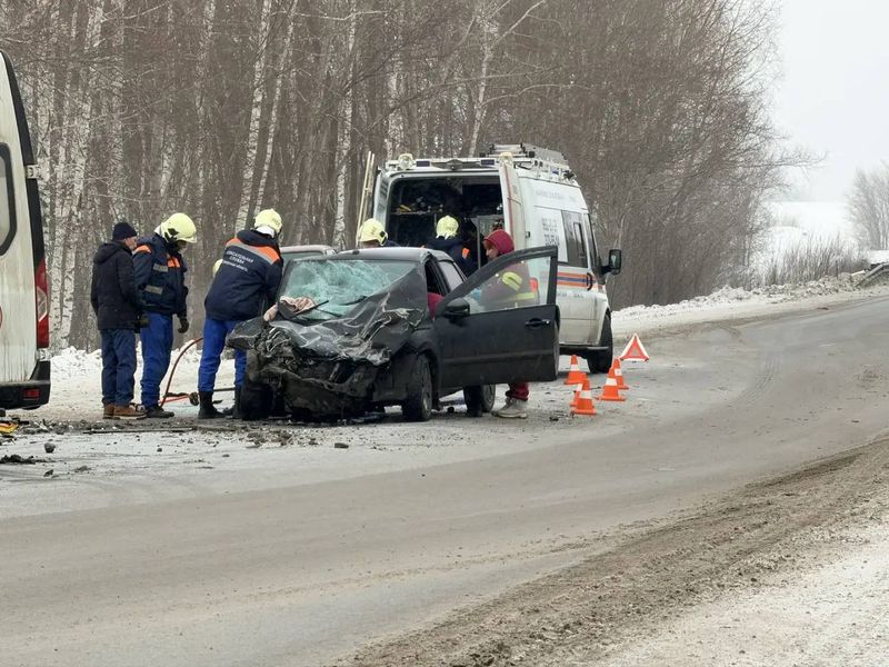 Пассажирку изуродованной в ДТП легковушки нельзя было нести до скорой на носилках
