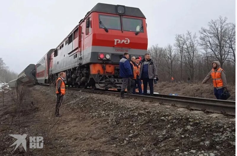 Медики плакали после тяжелой смены у потерпевшего крушение поезда: что увидели прибывшие первыми врачи