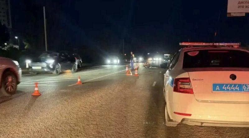 В Самаре водитель сбил пешеходов с ребенком - женщина скончалась на месте