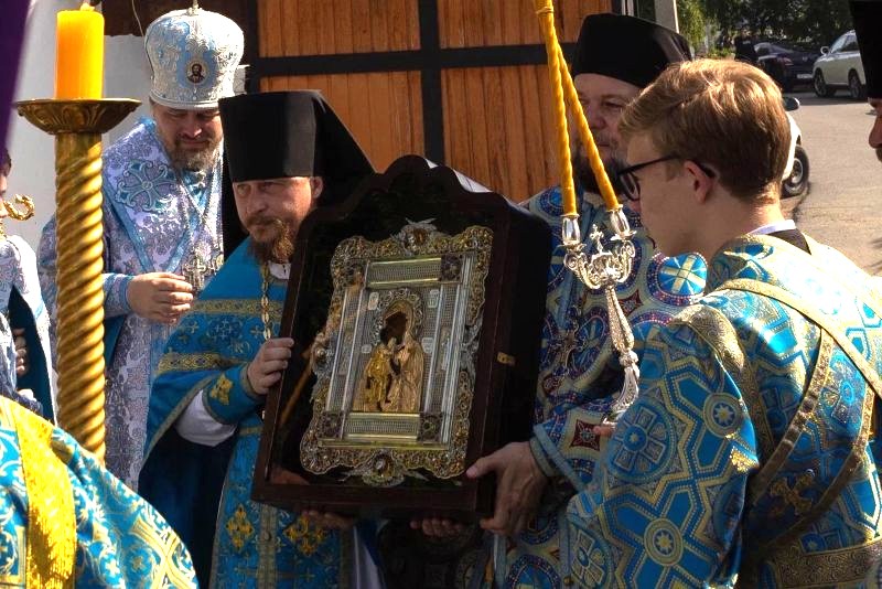 В Сызрани идут празднования в честь местночтимой иконы Божией Матери «Феодоровская»