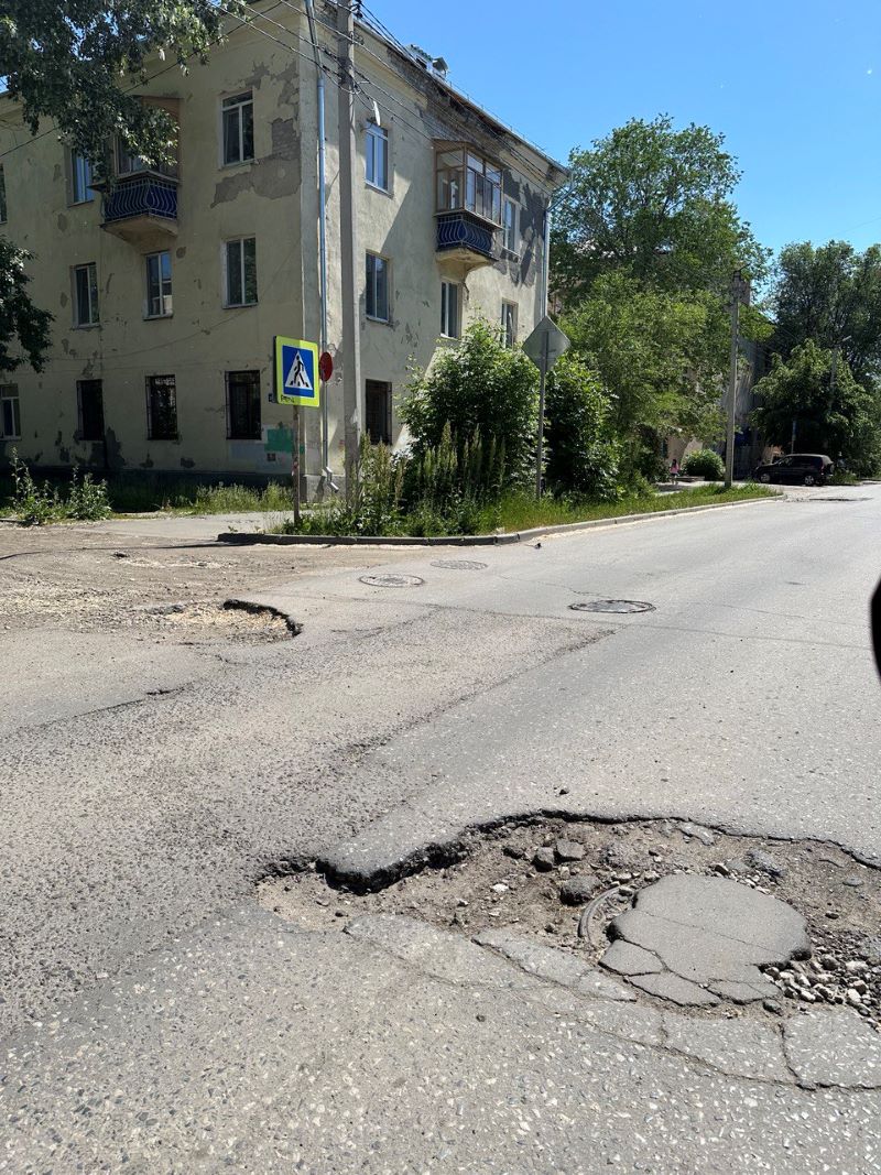 Многострадальную улицу Гоголя вновь перекопают - жителям района стоит  внимательно смотреть на временные дорожные знаки | маленькая Сызрань