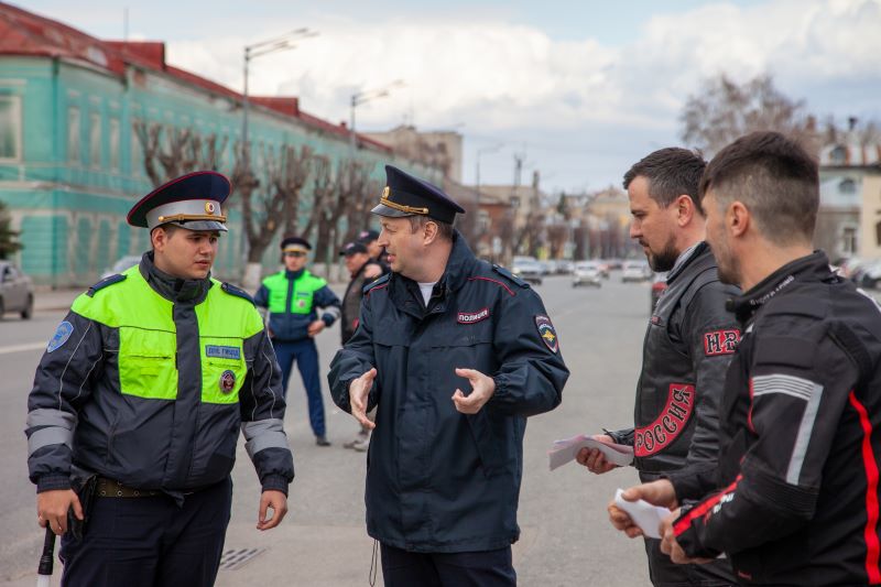 В Сызрани мотоциклисты совместно с ГАИ привлекли внимание водителей