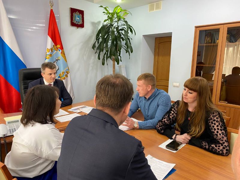 В Правительстве Самарской области обсудили судьбу медицинского обеспечения жителей Варламово
