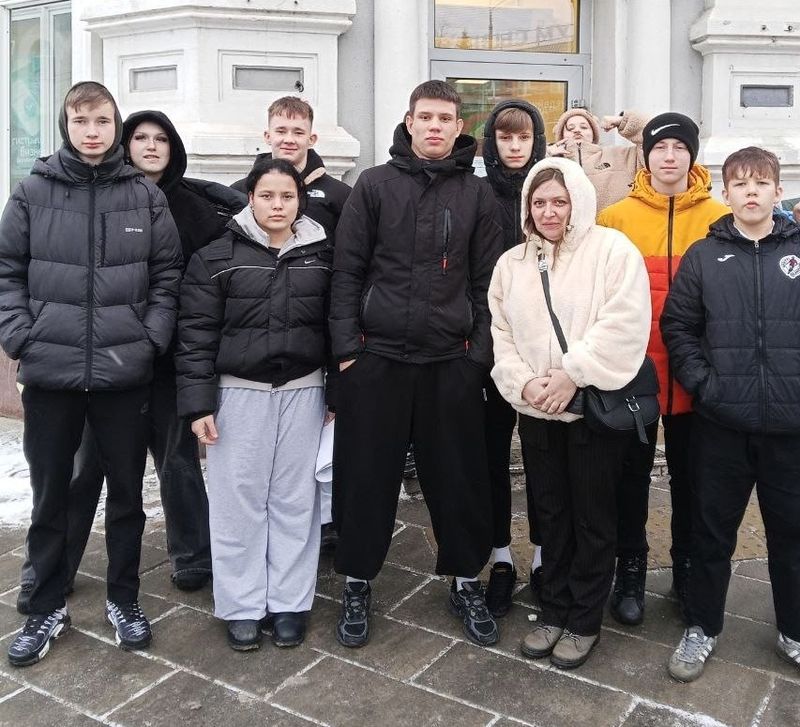 В Сызрани подростков учили корректно общаться с сотрудниками банка и не рисковать деньгами