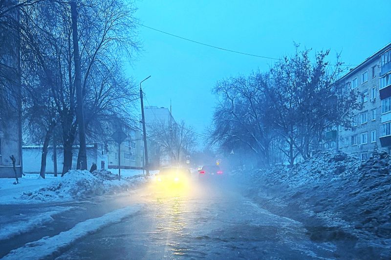 По улице - вплавь: стало известно почему Астраханская в Сызрани превратилась в реку