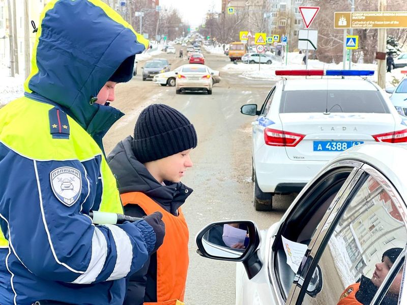 На «волшебном» перекрестке в центре Сызрани водители остановились из-за детей