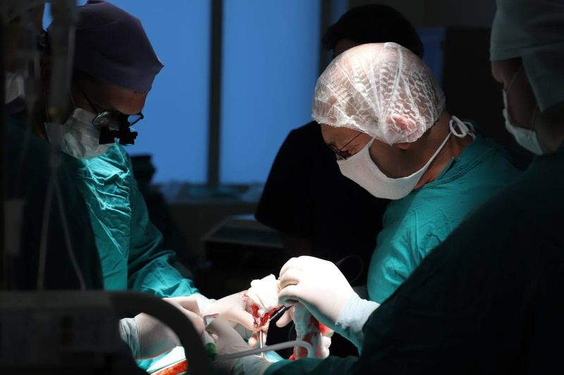 Простая гематома обернулась опухолью весом в 5 кг: в Самарской области женщине провели уникальную операцию