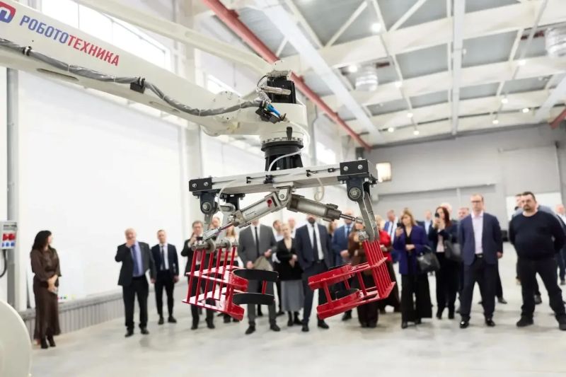 Вячеслав Федорищев сообщил об открытии в регионе Центра развития промышленной робототехники