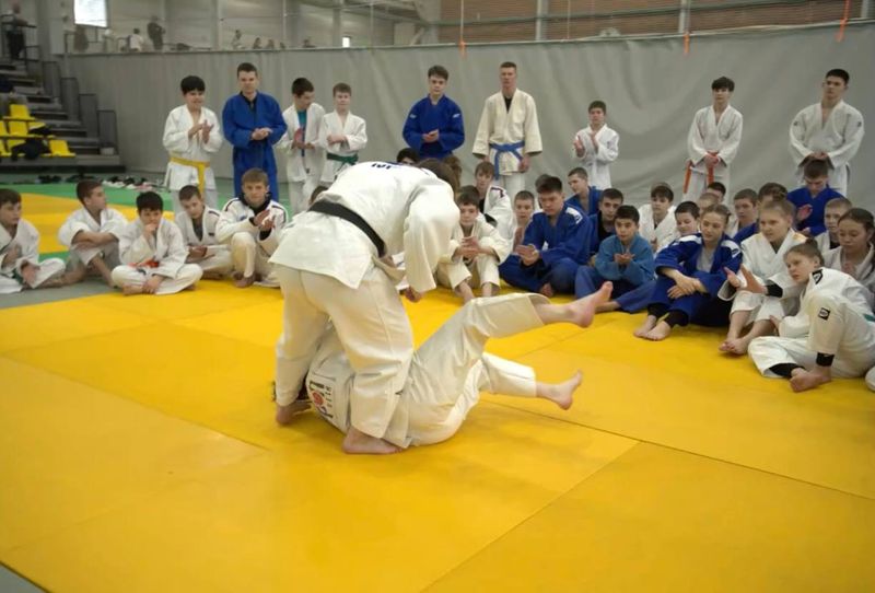 С юными спортсменами Сызрани встретилась легенда российского спорта и участник Олимпиады