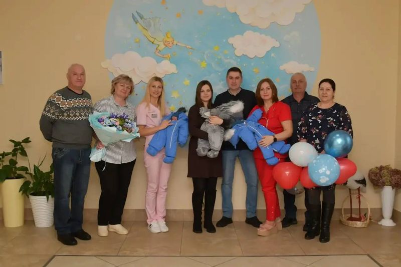 В Самарской области выписали домой первую в этом году тройню - одни мальчишки