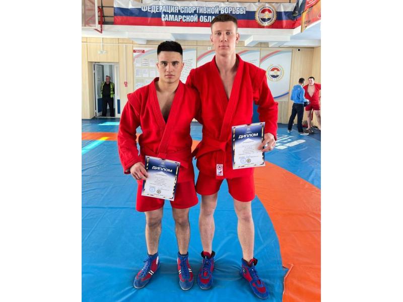 Золото победы Чемпионата Самарской области взяли известные сызранские самбисты