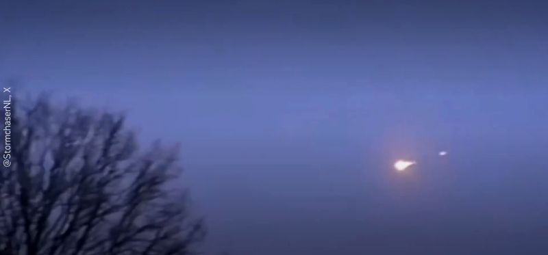 «Огромный шар»: в Германии метеорит упал на жилые дома