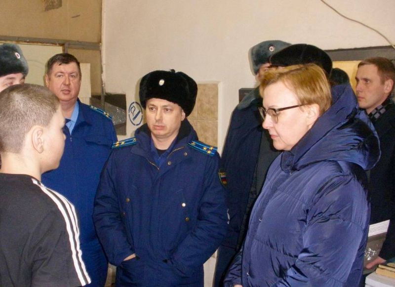 Зампрокурора и омбудсмен Самарской области посетили изолятор в Сызрани