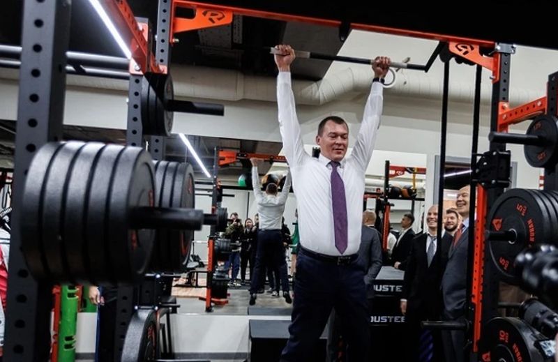 «Подтягиваюсь 10 раз. Больше не собираюсь»: министр спорта России Михаил Дегтярев рассказал о своих спортивных достижениях