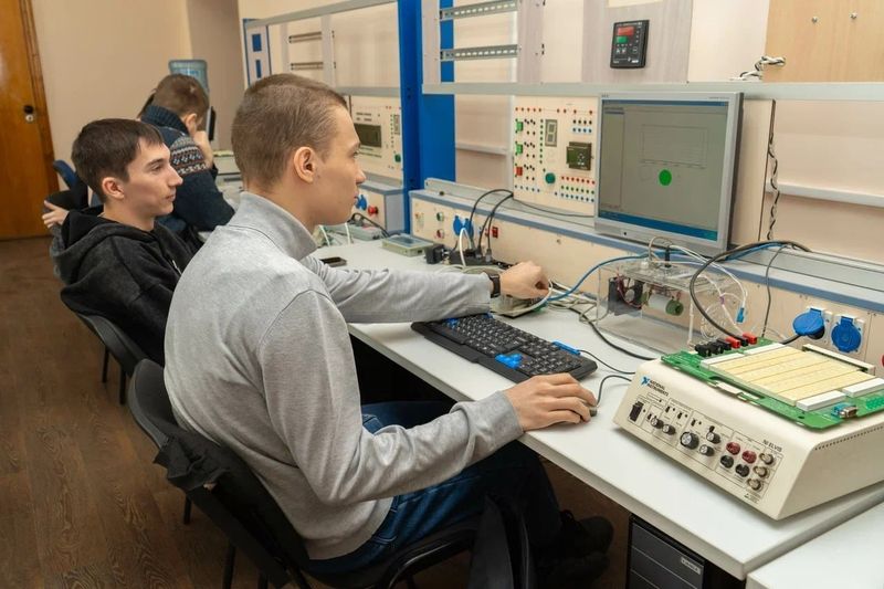 Студенты базовой кафедры «ТЯЖМАШ» подтвердили свой высокий IQ