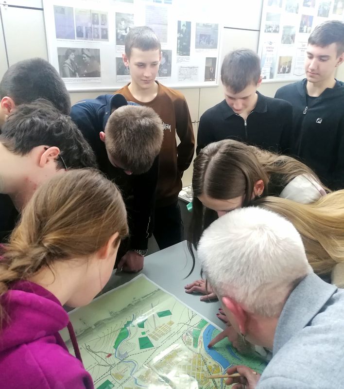 В Сызрани студенты стали следопытами, читали старинные рукописи - во всяком случае, пытались