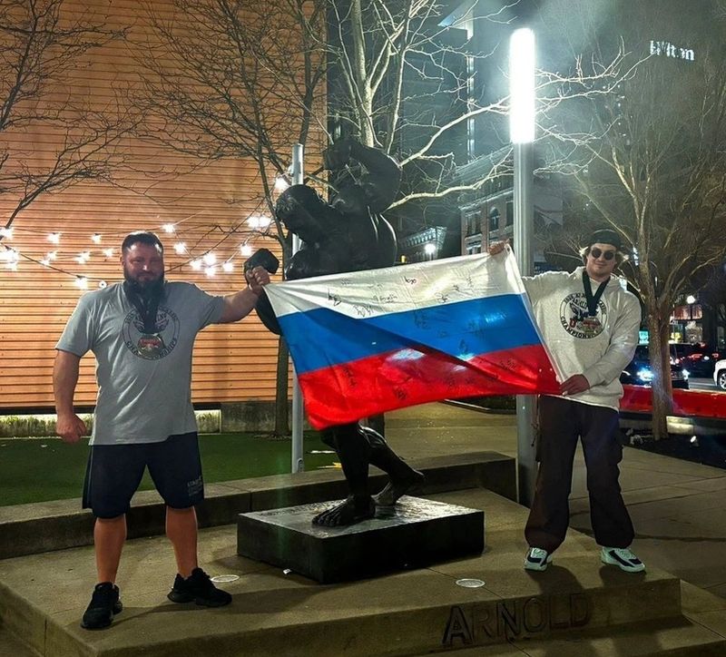 Спортсмен из Самарской области в США поставил мировой рекорд на чемпионате имени Шварценеггера по армлифтингу