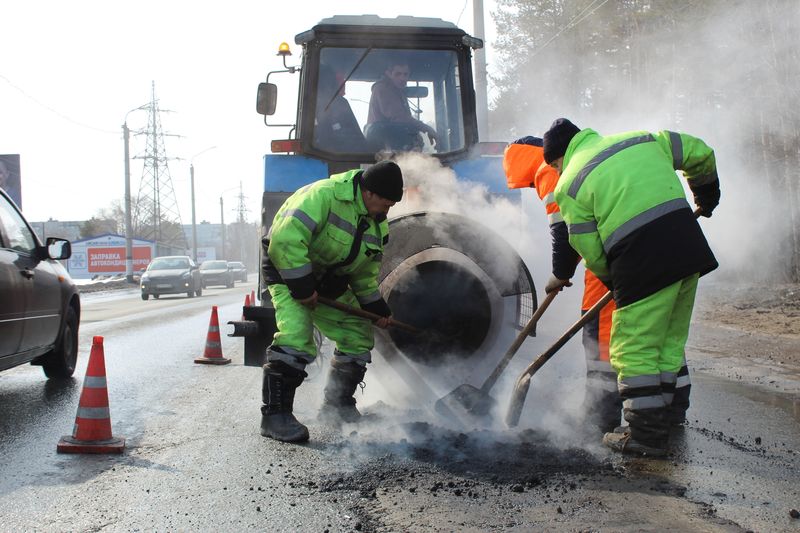 Рециклер «пломбирует» ямы на дорогах Сызрани - названы адреса ремонта