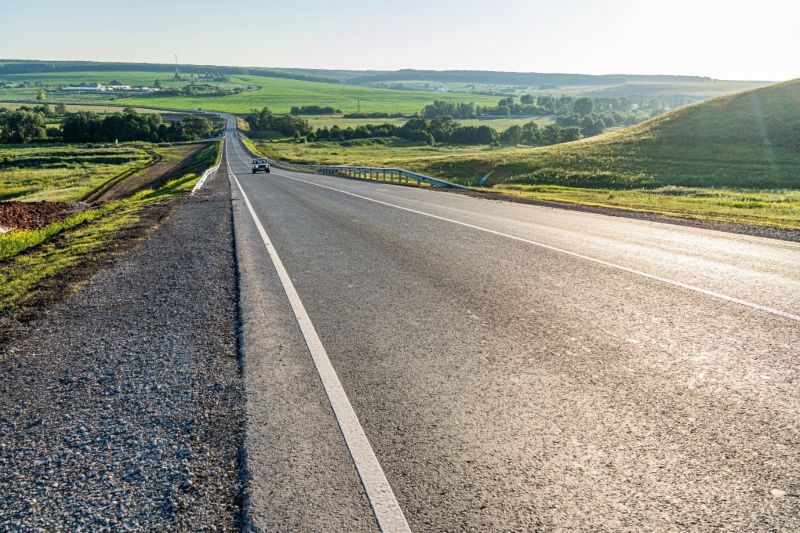 Сойдя с парома, полетим по дороге без ям - дороги к сёлам Бестужевка и Кашпир отремонтируют