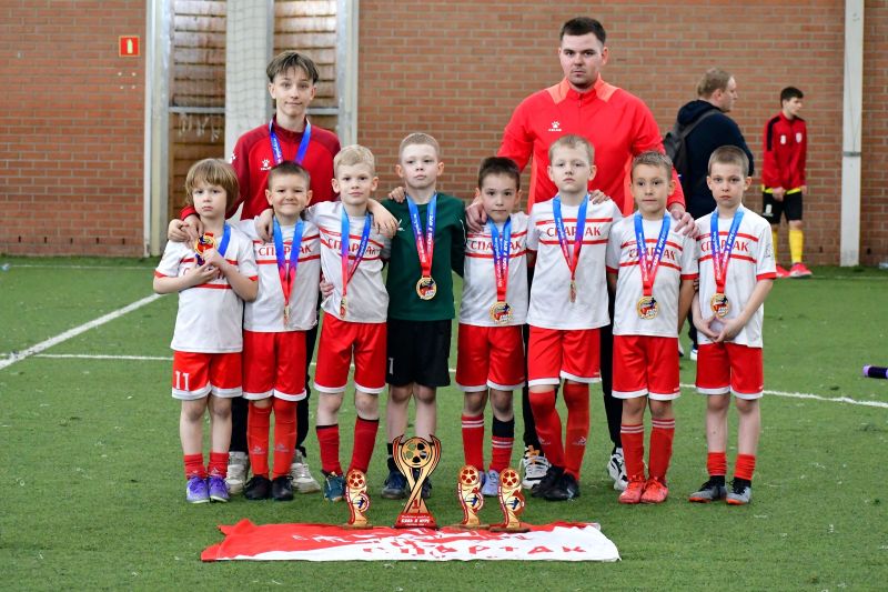 В Сызрани жаркий полуфинал красно-белых по накалу страстей не уступил финалу