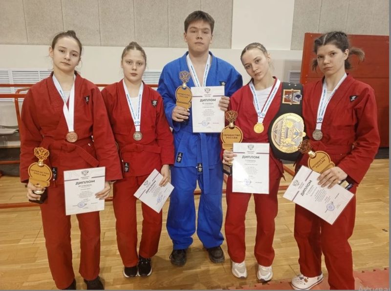 Пройти лабиринт, стрелять, метнуть нож и броском уложить соперника на обе лопатки - спортсмены из Сызрани всё преодолели и представят город на Первенстве мира