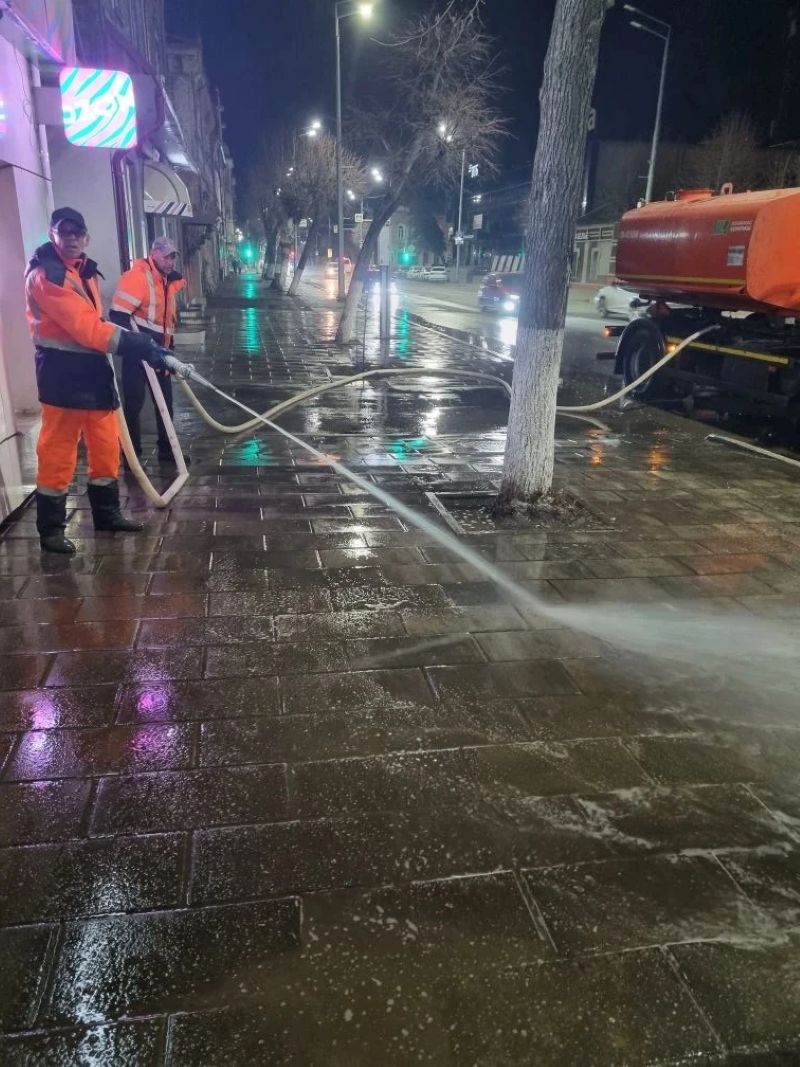 Дышите глубже - проезжаем Сызрань: в городе приступили к помывке тротуаров