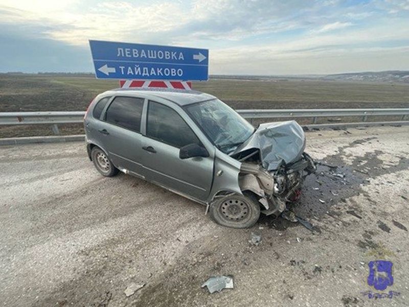 Водитель российского авто попал к врачам, попытавшись по всем правилам проехать перекресток под Сызранью
