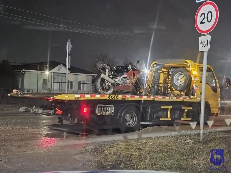 Полицейские ночью гонялись за байкером и снимали погоню на видео