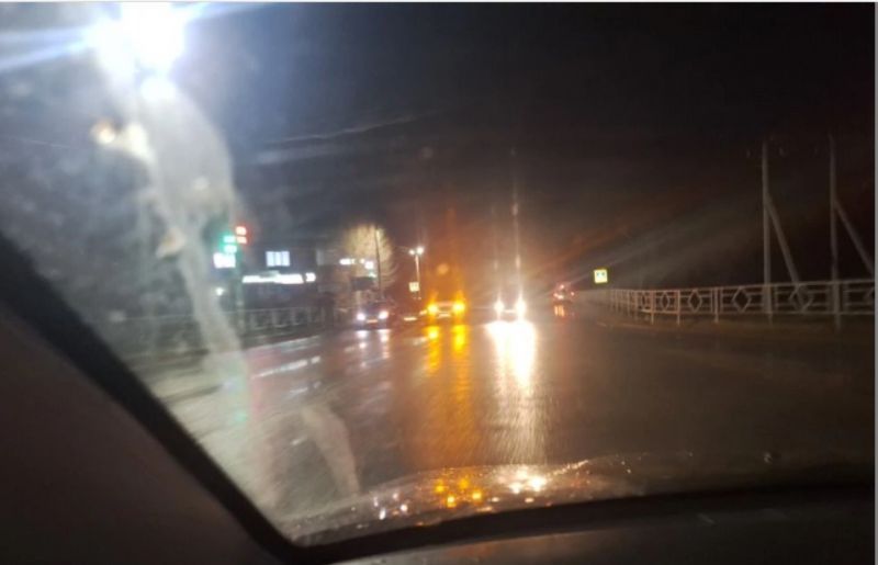 В Сызрани водители авто не смогли мирно разъехаться у Ж/Д переезда