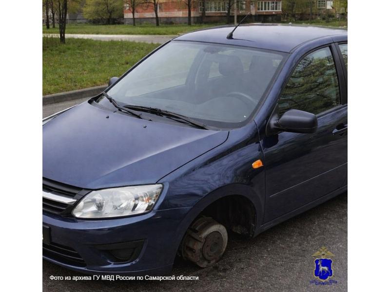 Молодой житель Самарской области попытался «переобуть» автомобиль через Интернет