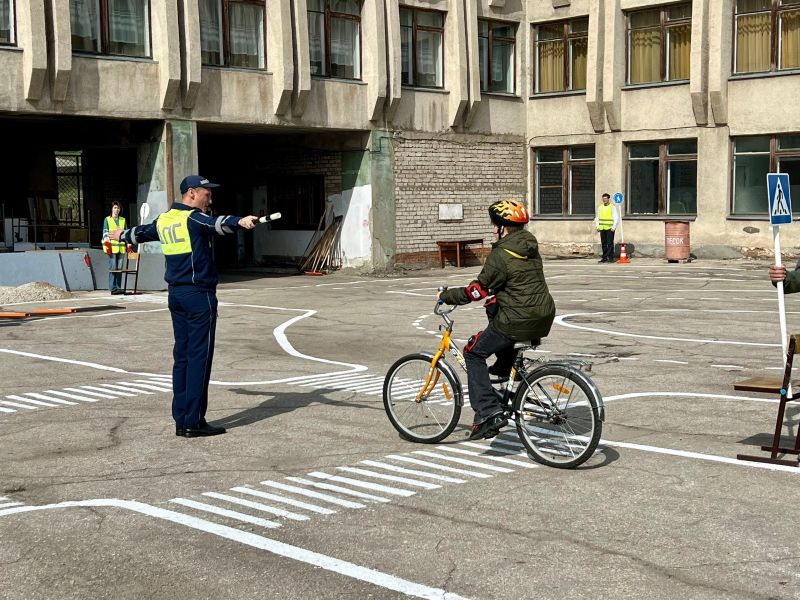В Сызрани врио начальника Госавтоинспекции дал старт конкурсу юных инспекторов движения
