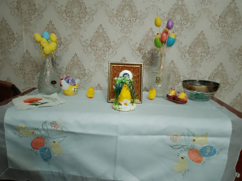 Как превратить яйца на Пасху в «хамелеоны» и почему главный цвет яиц - красный