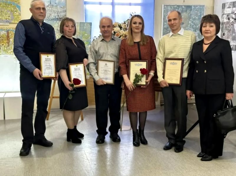 Работникам предприятий Сызрани, помогающим «прорубить окно» в космос, вручены почетные награды