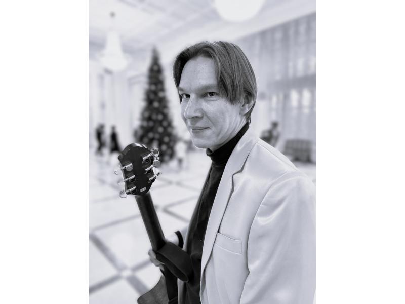 «Ушёл из мира плавно, как замирающая струна»: Сызрань простилась с музыкантом Владимиром Игошкиным