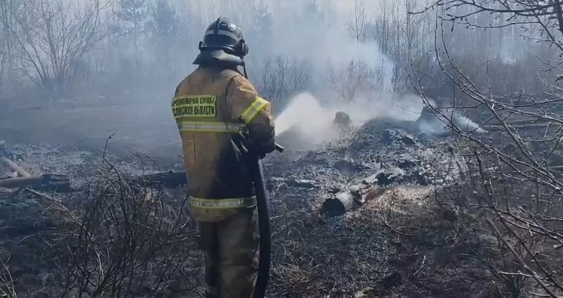 Украинские беспилотники нанесли урон еще одному городу в Самарской области - огонь тушат уже несколько часов