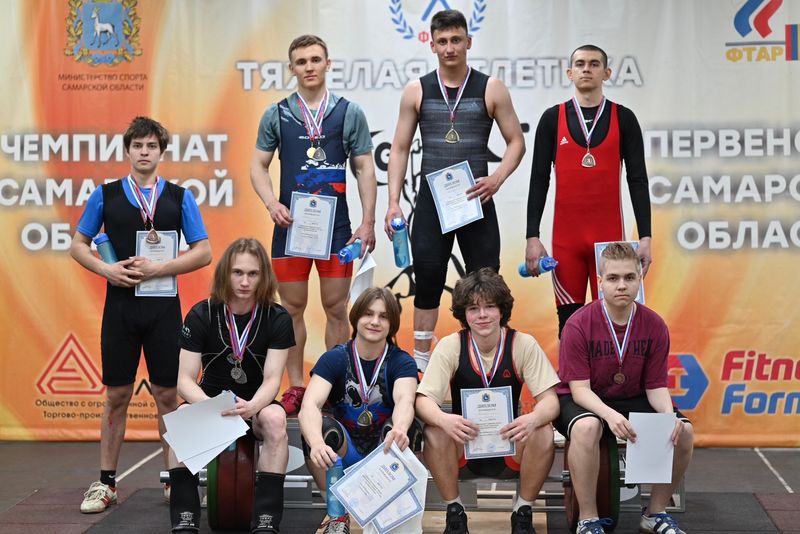 Сызранские тяжелоатлеты отлично выступили на областном Первенстве юниоров