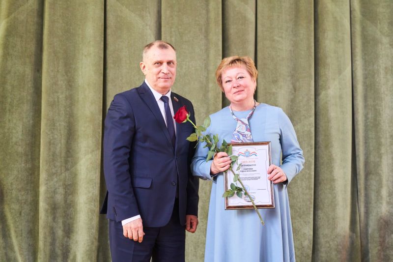 Более 20 лет работы на благо города: Лариса Смирнова получила Диплом Самарской Губернской Думы