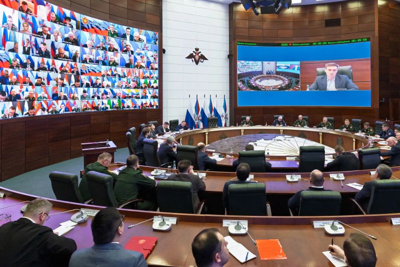 В Минобороны ответили руководству вузов о заключении контракта со студентами