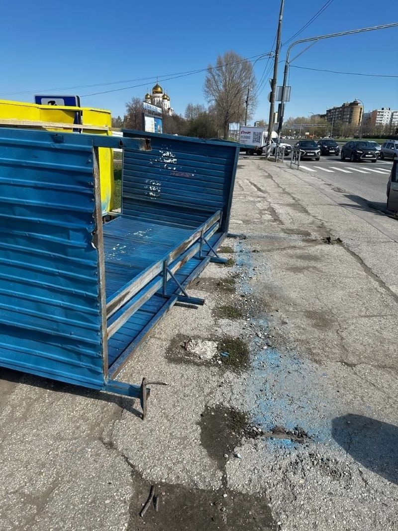 В Самарской области женщину придавила автобусная остановка