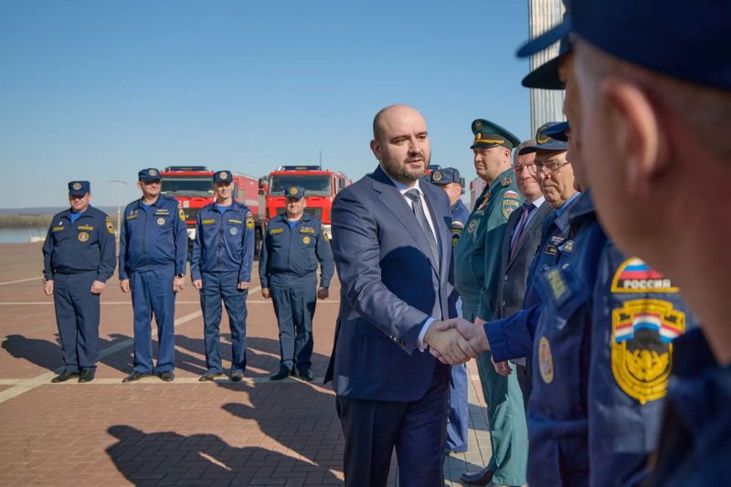 В День пожарной охраны России Вячеслав Федорищев передал пожарно-спасательным отрядам региона 20 спецавтомобилей
