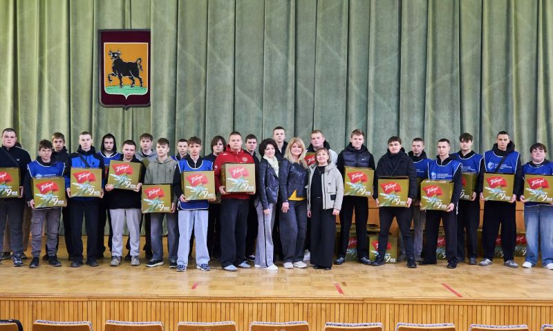 В Сызрани ветеранам Великой Отечественной войны начали вручать подарки ко Дню Победы