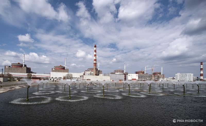 Украинский дрон атаковал Запорожскую атомную электростанцию