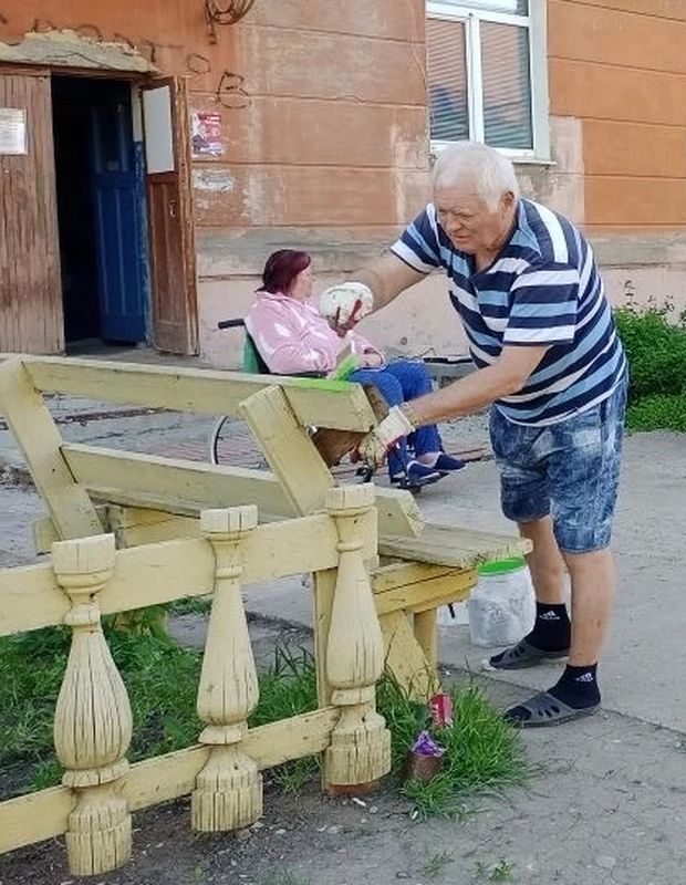 В Сызрани один человек создал настроение к Дню Победы всему дому