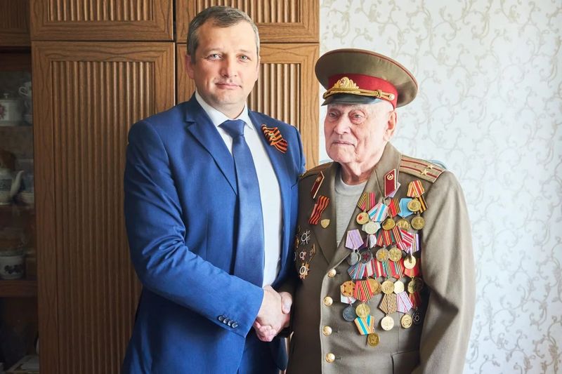 Шел через пустыню, в 18 лет освобождал китайские города: в Сызрани живет свидетель и участник великой войны