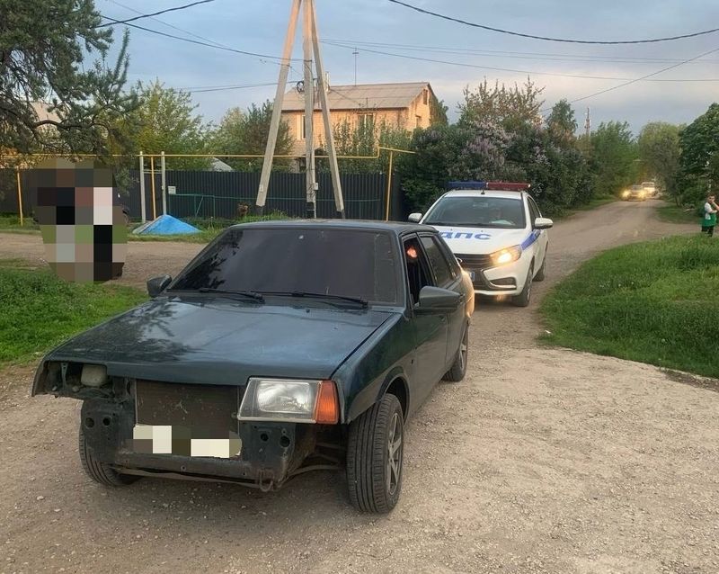 В «круг» тонирована, дерзкая такая - а за рулем не менее дерзкий водитель