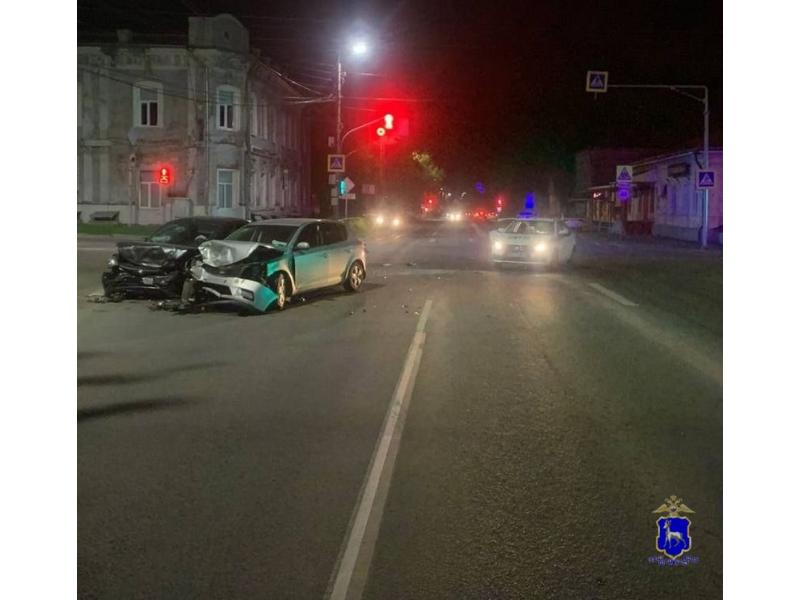 В жестком столкновении в центре Сызрани пострадали люди