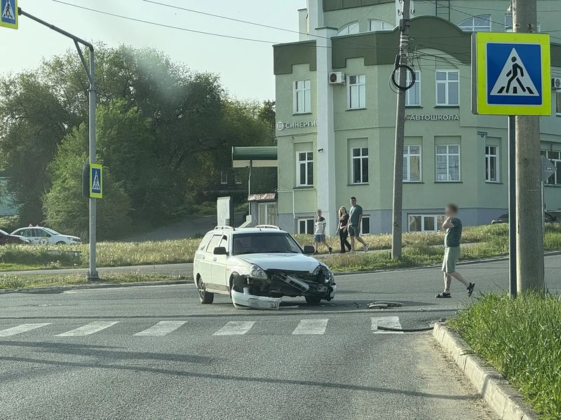 Семья с ребенком попала в ДТП на «любимом» перекрестке в Сызрани